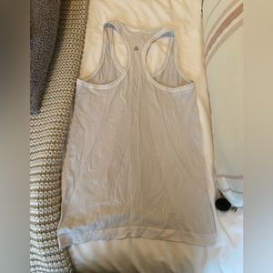 White lululemon tank